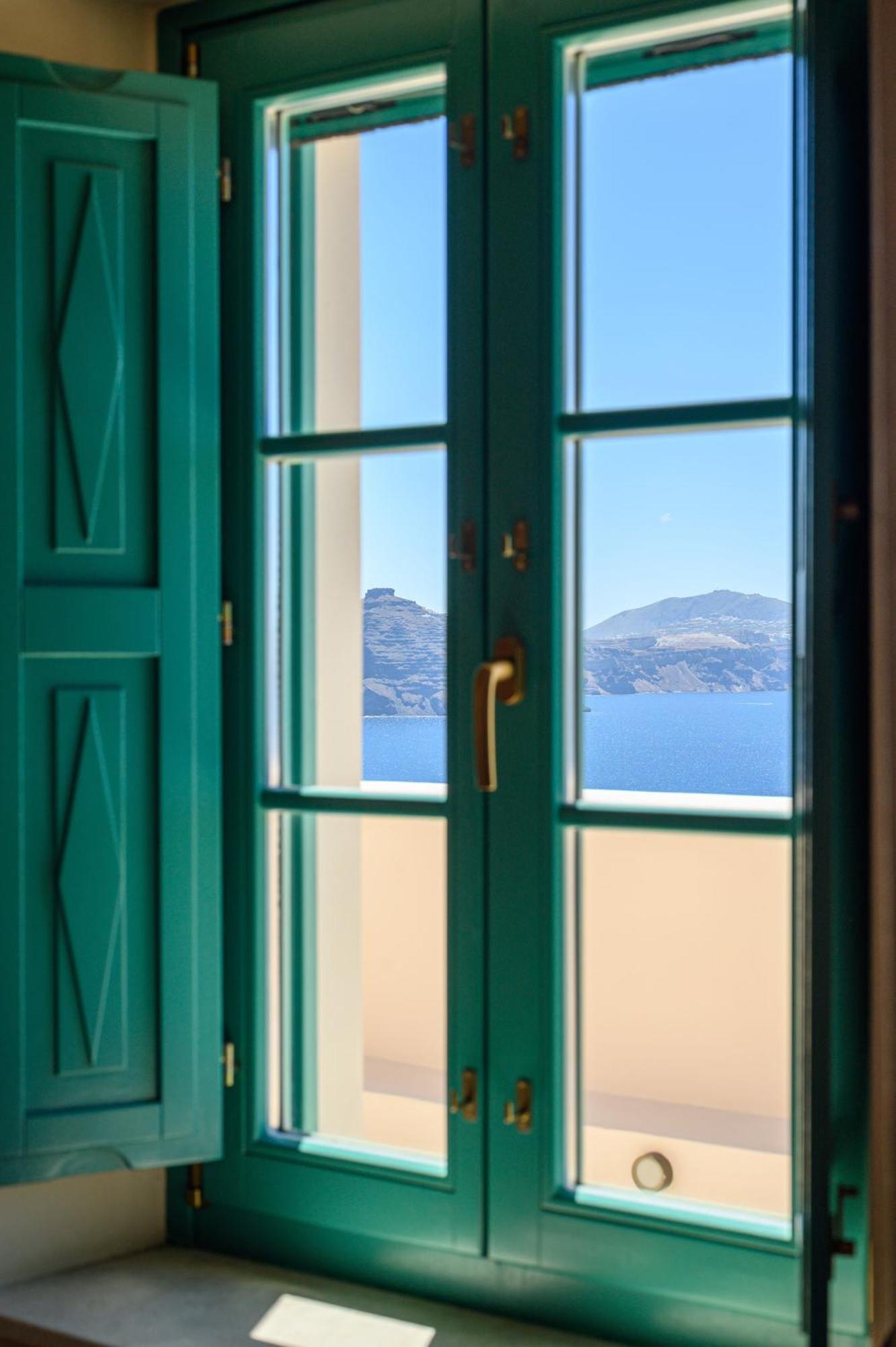 Passion Blue Vila
