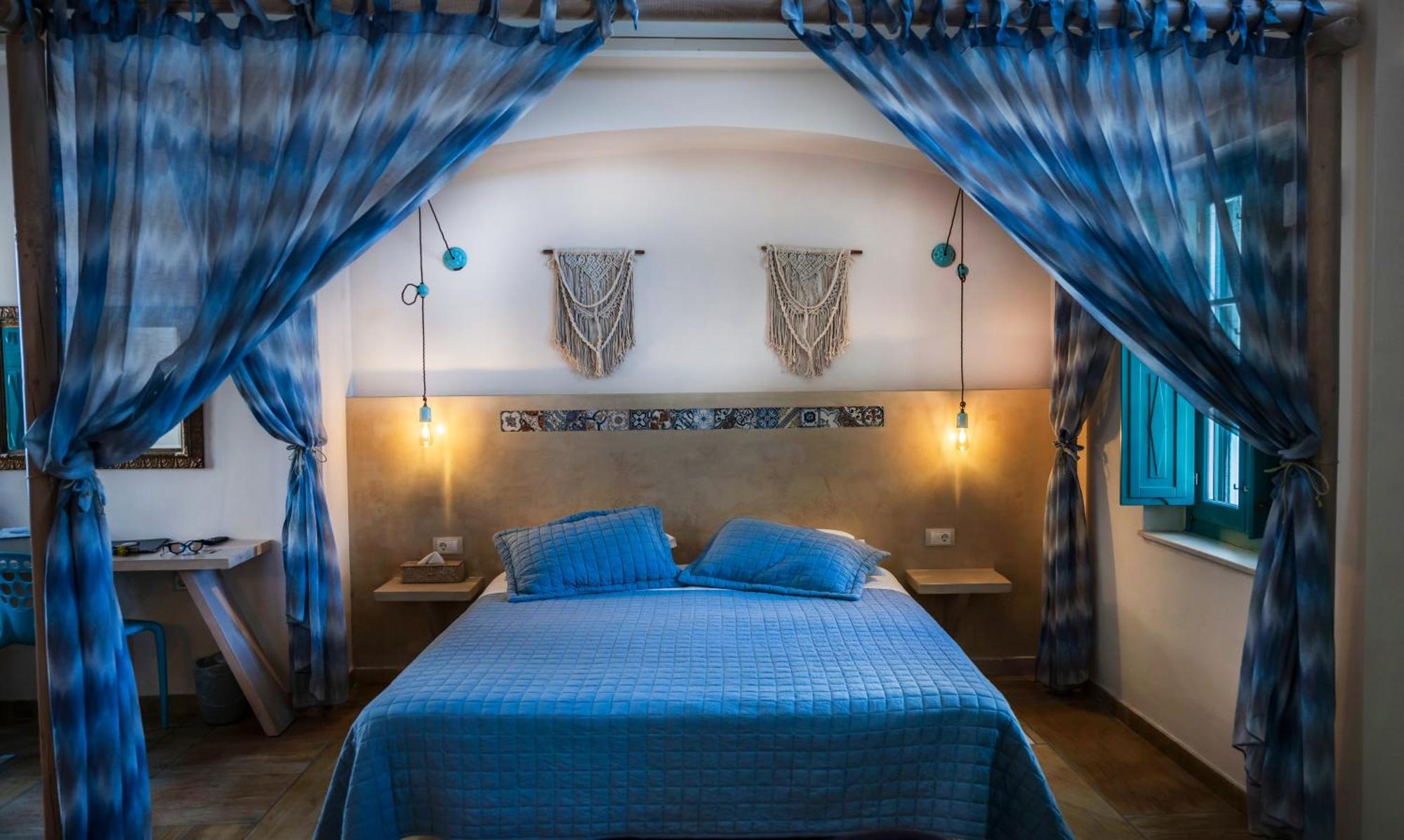 Passion Blue Vila
